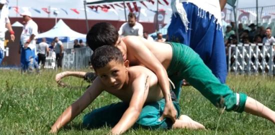 Kocaeli'de Pehlivanlar Güreş Arenasında