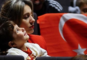 Beylikdüzü'nde 23 Nisan Coşkusu Miniklerin Gösterileriyle Başladı