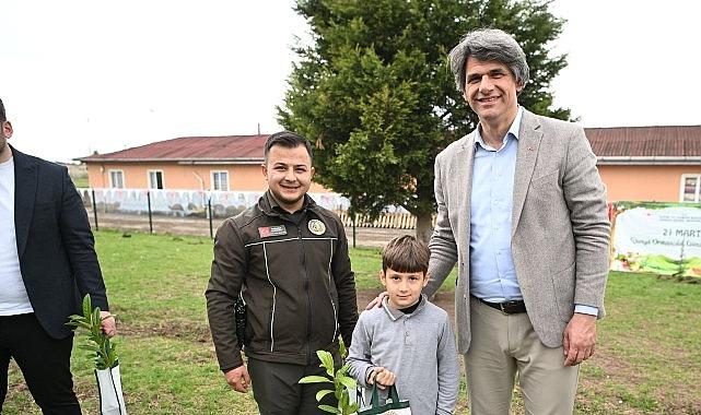 Başkan Kocaman Öğrencilerle Fidan Dikti Başkan Kocaman Öğrencilerle Fidan Dikti