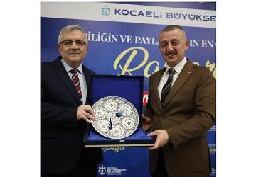 Büyükakın, Fransa dönüşü sağlık çalışanlarıyla iftar yaptı