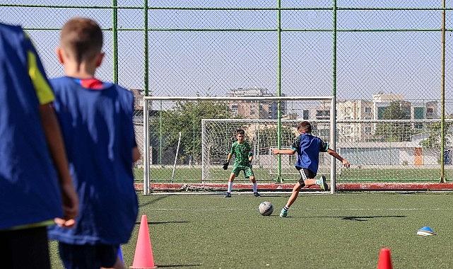 Buca'da yaz tatili futbolla renkleniyor