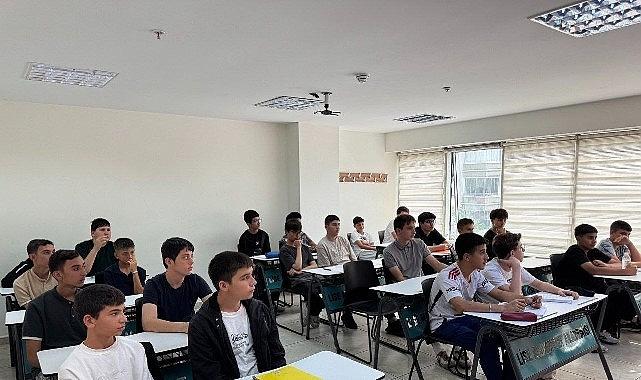 Gençler, Yazı Lise Medeniyet Akademileri'nde Karşıladı