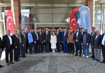 Başkan Zeyrek, Manisa Ağrılılar Derneği üyeleri ile bir araya geldi