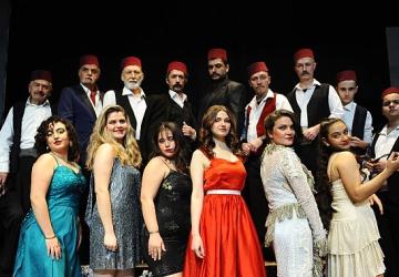 Karşıyaka Belediye Tiyatrosu'nda perde kapanıyor