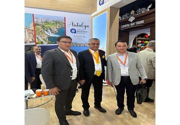 Başkan Topaloğlu Kazakistan Turizm Fuarı'nda