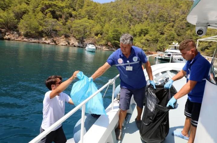 Muğla'da Deniz Temizliği İçin Tekneler Sezona Hazırlanıyor Muğla'da Deniz Temizliği İçin Tekneler Sezona Hazırlanıyor
