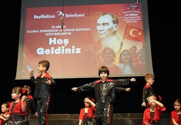 Beylikdüzü'nde 23 Nisan Coşkusu Miniklerle Devam Ediyor