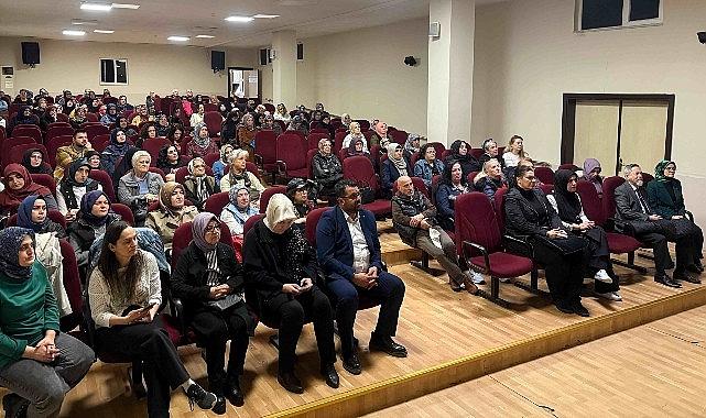 Gölcük'te kanser ve sağlık okuryazarlığı eğitimi düzenlendi Gölcük'te kanser ve sağlık okuryazarlığı eğitimi düzenlendi