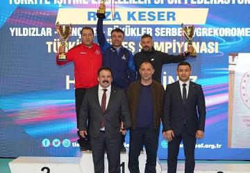 İşitme engelli güreşçilerden Türkiye şampiyonluğu