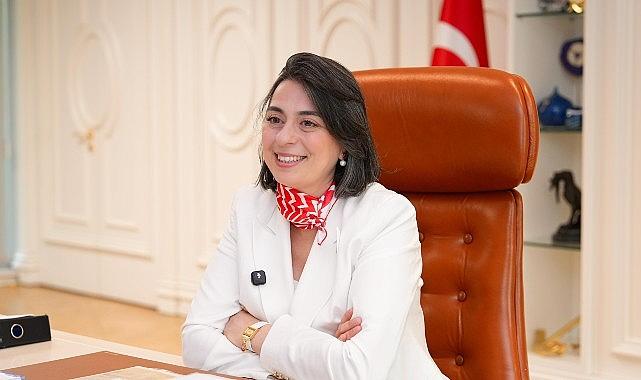 23 Nisan Ulusal Egemenlik ve Çocuk Bayramı dolayısıyla öğrenciler Üsküdar Belediye Başkanı Sinem Dedetaş'ı ziyaret etti.