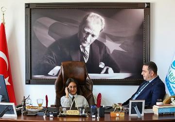 Narlıdere'de, Başkan Erman Uzun koltuğu Boran'a devretti