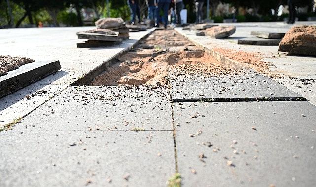 Cumhuriyet Meydanı'nda tadilat çalışması başladı Cumhuriyet Meydanı'nda tadilat çalışması başladı