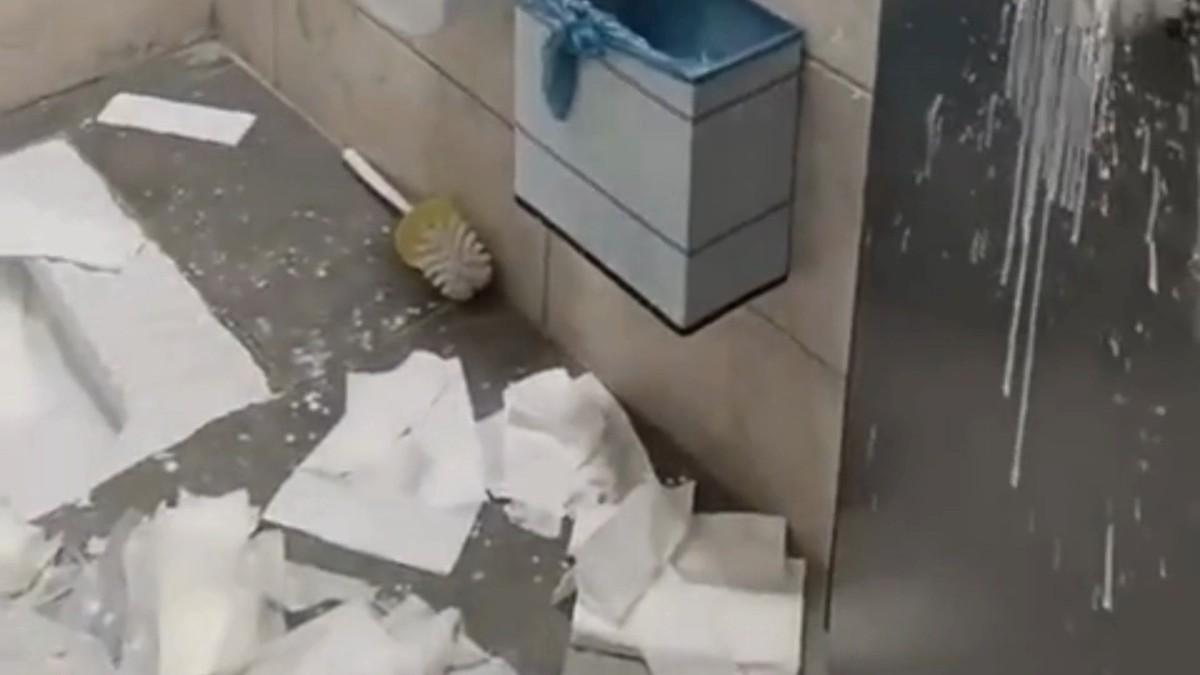 Hastanede kamu malına vahşet! Yeni açılan Kadın Doğum Hastanesi tuvaletinde tahribat kamerada - Videolu Haber Hastanede kamu malına vahşet! Yeni açılan Kadın Doğum Hastanesi tuvaletinde tahribat kamerada - Videolu Haber