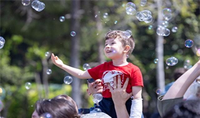 23 Nisan neşesi tüm İzmir'i sardı