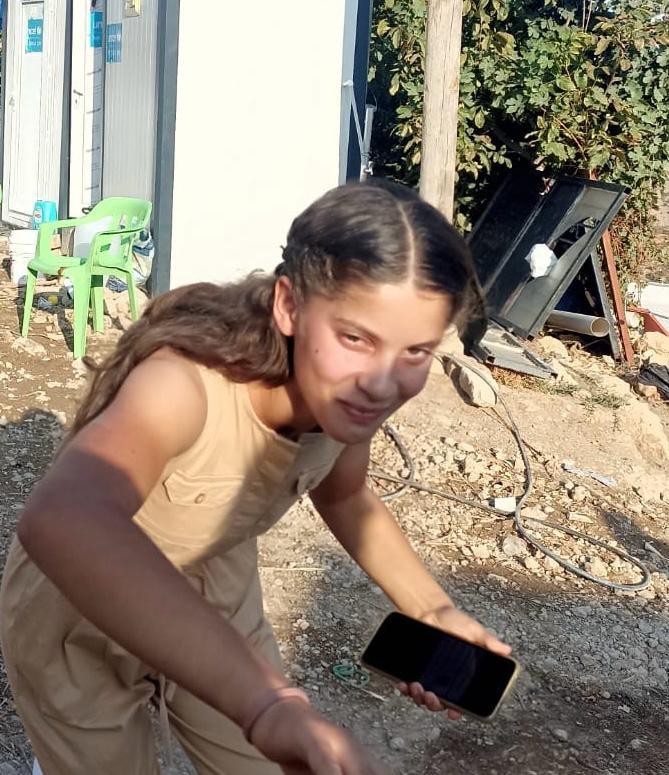 Adıyaman’da 14 yaşındaki Rone Süngü kayıp: Görenlerin Emniyet Birimlerine bilgi vermesi isteniyor Adıyaman’da 14 yaşındaki Rone Süngü kayıp: Görenlerin Emniyet Birimlerine bilgi vermesi isteniyor