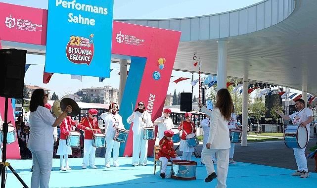 “Arı Maya" Kocaelili minikler için sahnede