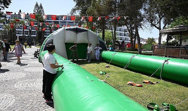 Kemer'de 23 Nisan coşkusu