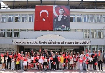 Koltuklar çocuklara emanet