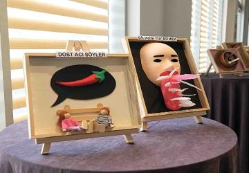 Bu sergide Türkçe'nin zenginlikleri anlatılıyor