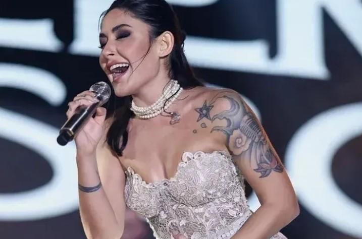 Melek Mosso, Kendine Yeni Bir İsim Taktı Melek Mosso, Kendine Yeni Bir İsim Taktı
