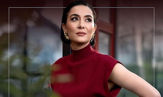 Gelenekten günümüze: Ezgi Eyüboğlu'ndan yeni bir şarkı Gelenekten günümüze: Ezgi Eyüboğlu'ndan yeni bir şarkı