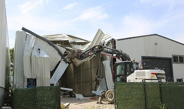 Yaylacık Mahallesi'nde kaçak yapılar yıkıldı Yaylacık Mahallesi'nde kaçak yapılar yıkıldı