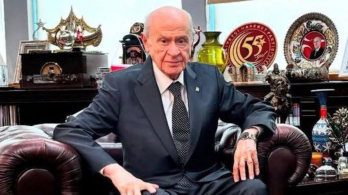 Bahçeli'den Özgür Özel'e çok sert eleştiriler: 'Savaş ilanı için muhatap arıyorsan biz buradayız' Bahçeli'den Özgür Özel'e çok sert eleştiriler: 'Savaş ilanı için muhatap arıyorsan biz buradayız'