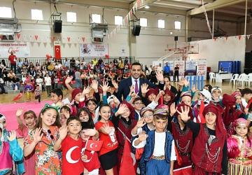 Çiğli'de Çocuklar İçin Eğlence Dolu Bayram Şenliği