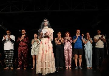 Digiturk Tiyatro Kulübü'nün Hazırladığı “Aslında" OyunuBüyük İlgi Gördü!