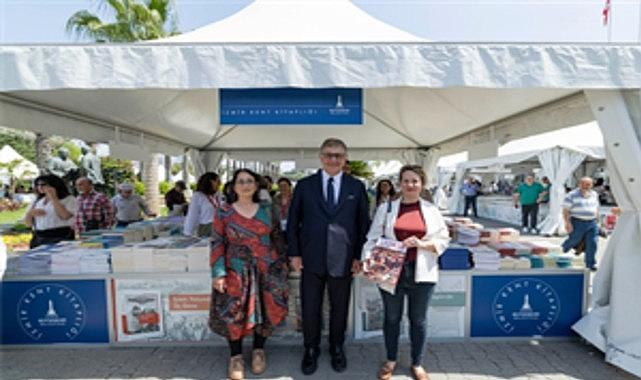 İzmir: Kültür, Mekân, İnsan Dergisi İzmir Kitap Fuarı'nda okuyucu ile buluştu