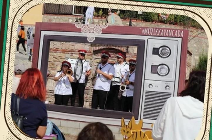 Kapanca Sokak Festivali'ne Gönüllü Sanatçılar Davet Ediyor Kapanca Sokak Festivali'ne Gönüllü Sanatçılar Davet Ediyor