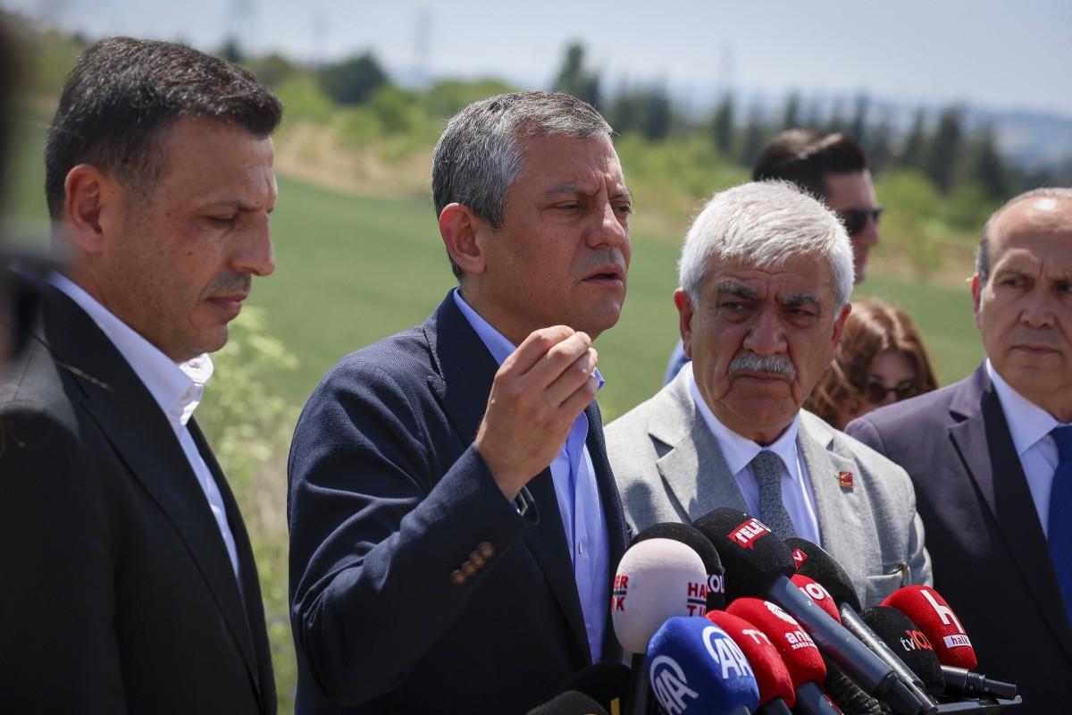 CHP Genel Başkanı Özgür Özel: ‘Her hafta Tayyip Bey’e ve Akın Bey’e inananların sayısı azalıyor’ CHP Genel Başkanı Özgür Özel: ‘Her hafta Tayyip Bey’e ve Akın Bey’e inananların sayısı azalıyor’