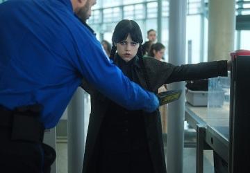 Wednesday, ilk kısmı 6 Ağustos'ta, ikinci kısmı ise 3 Eylül'de yayınlanacak yeni sezonuyla geri dönüyor