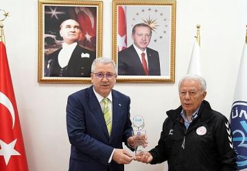 Rektör Prof. Dr. Budak, “Sporun ve sporcunun her daim yanındayız"