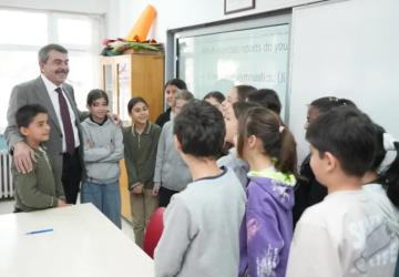 Bakan Tekin, Çorum Güzergahında 'Çat Kapı' Ziyaretlerde Bulundu