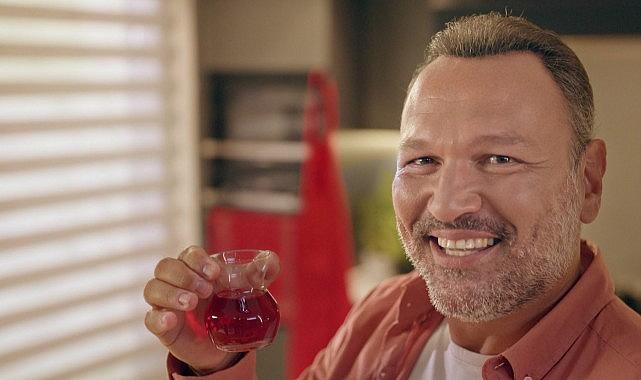 Doğuş Çay'ın 'Ali Sunal'lı 5'inci reklam filmi yayında! Doğuş Çay'ın 'Ali Sunal'lı 5'inci reklam filmi yayında!