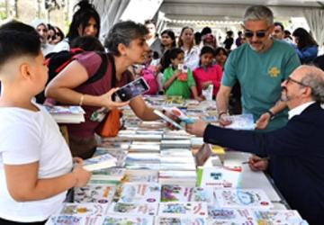 Behiç Ak: Çocuk dostu şehirlerde çocukları özgürleştirmeliyiz