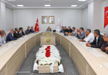 Vali Varol, köy muhtarlarıyla bir araya geldi