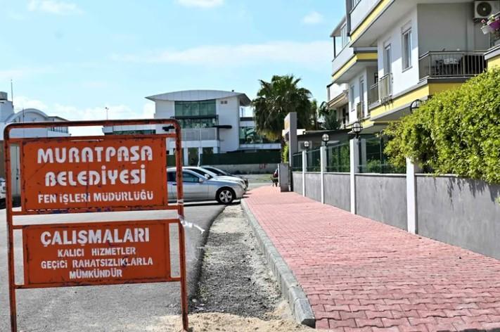 Antalya Muratpaşa'da Kaldırım Çalışmaları Sürüyor Antalya Muratpaşa'da Kaldırım Çalışmaları Sürüyor