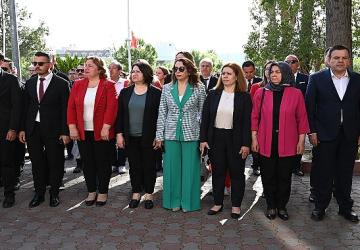 Kemer'de 23 Nisan Ulusal Egemenlik ve Çocuk Bayramı kutlandı