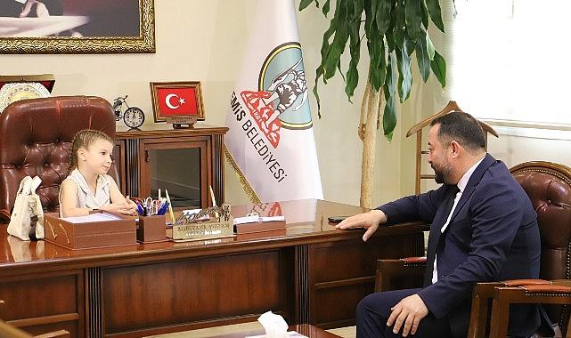 23 Nisan'da Başkanlık Koltuğuna Esila Oturdu