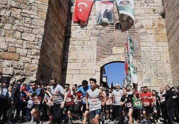 Uluslararası Osmangazi Tarihi Kent Koşusu coşkusu yaşandı