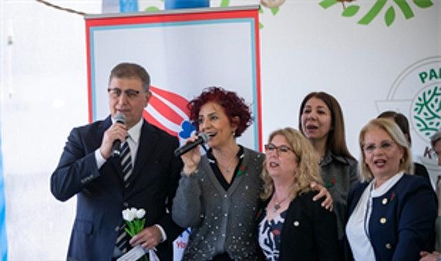 Başkan Tugay Parkinson hastaları ve yakınları ile buluştu Başkan Tugay Parkinson hastaları ve yakınları ile buluştu