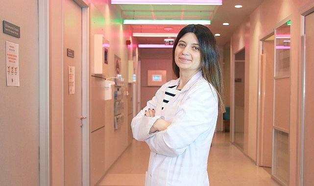 İlk kez anne olmak, birçok duyguyu beraberinde getirebiliyor! İlk kez anne olmak, birçok duyguyu beraberinde getirebiliyor!