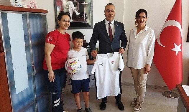 Büyükşehir, Şehit Süleyman Gür'ün Oğlunun Doğum Gününü Unutmadı Büyükşehir, Şehit Süleyman Gür'ün Oğlunun Doğum Gününü Unutmadı