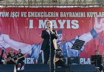 Başkan Abdullah Özyiğit, 1 Mayıs'ta emekçilerle yürüdü