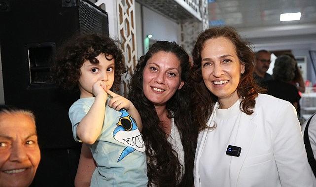 Başkan Ünsal, dönüşüm bekleyen Cumhuriyet Mahallesi'nde halkla buluştu: “Yalnız değilsiniz!" Başkan Ünsal, dönüşüm bekleyen Cumhuriyet Mahallesi'nde halkla buluştu: “Yalnız değilsiniz!"
