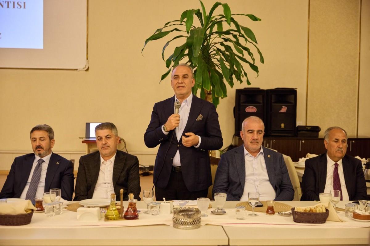 Adıyamanlılar Vakfı’ndan Ankara çıkarması: İstişare toplantısı ve protokol ziyaretleriyle güçlü mesaj Adıyamanlılar Vakfı’ndan Ankara çıkarması: İstişare toplantısı ve protokol ziyaretleriyle güçlü mesaj