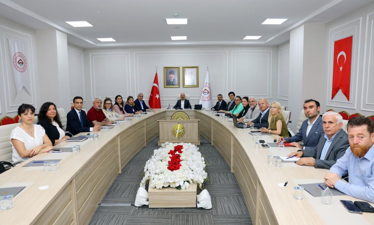Adıyaman’da turizm için yol haritası belirlendi: Sorunlar ve çözüm önerileri masaya yatırıldı Adıyaman’da turizm için yol haritası belirlendi: Sorunlar ve çözüm önerileri masaya yatırıldı