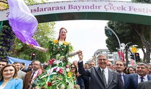 Uluslararası Bayındır Çiçek Festivali coşkuyla başladı Uluslararası Bayındır Çiçek Festivali coşkuyla başladı